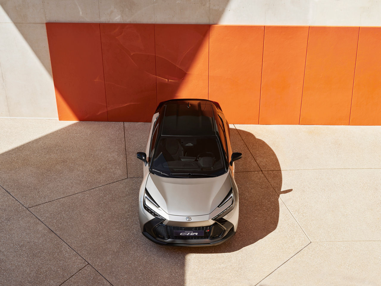 Toyota C-HR foto 2