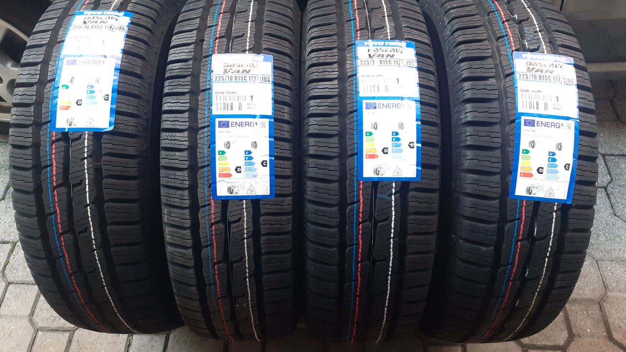 225 70 R15C Toyo iarna