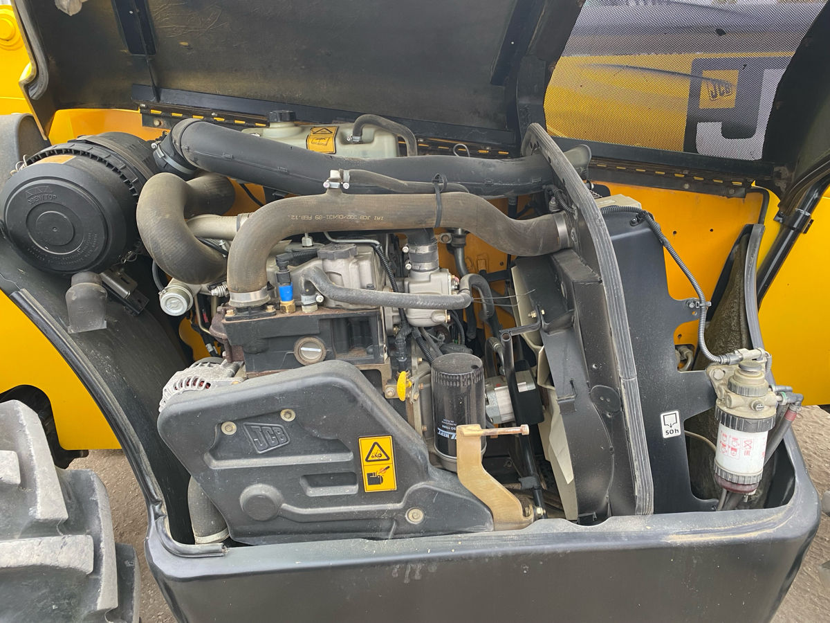 Încărcător telescopic JCB foto 7