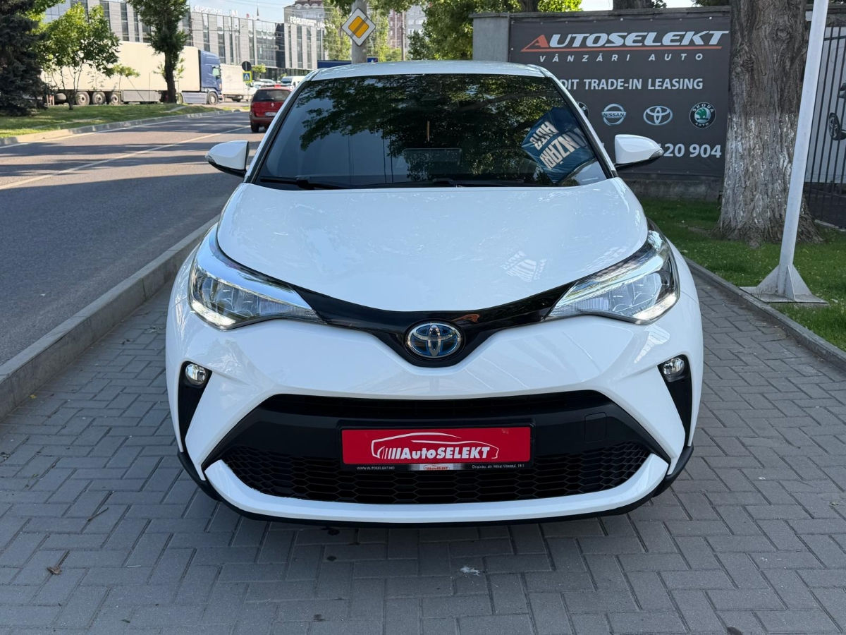Toyota C-HR 2023 photo 2