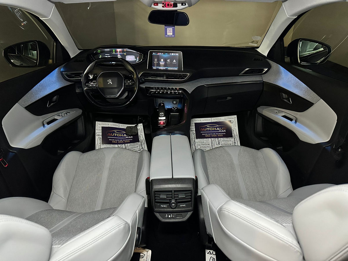 Peugeot 5008 фото 8