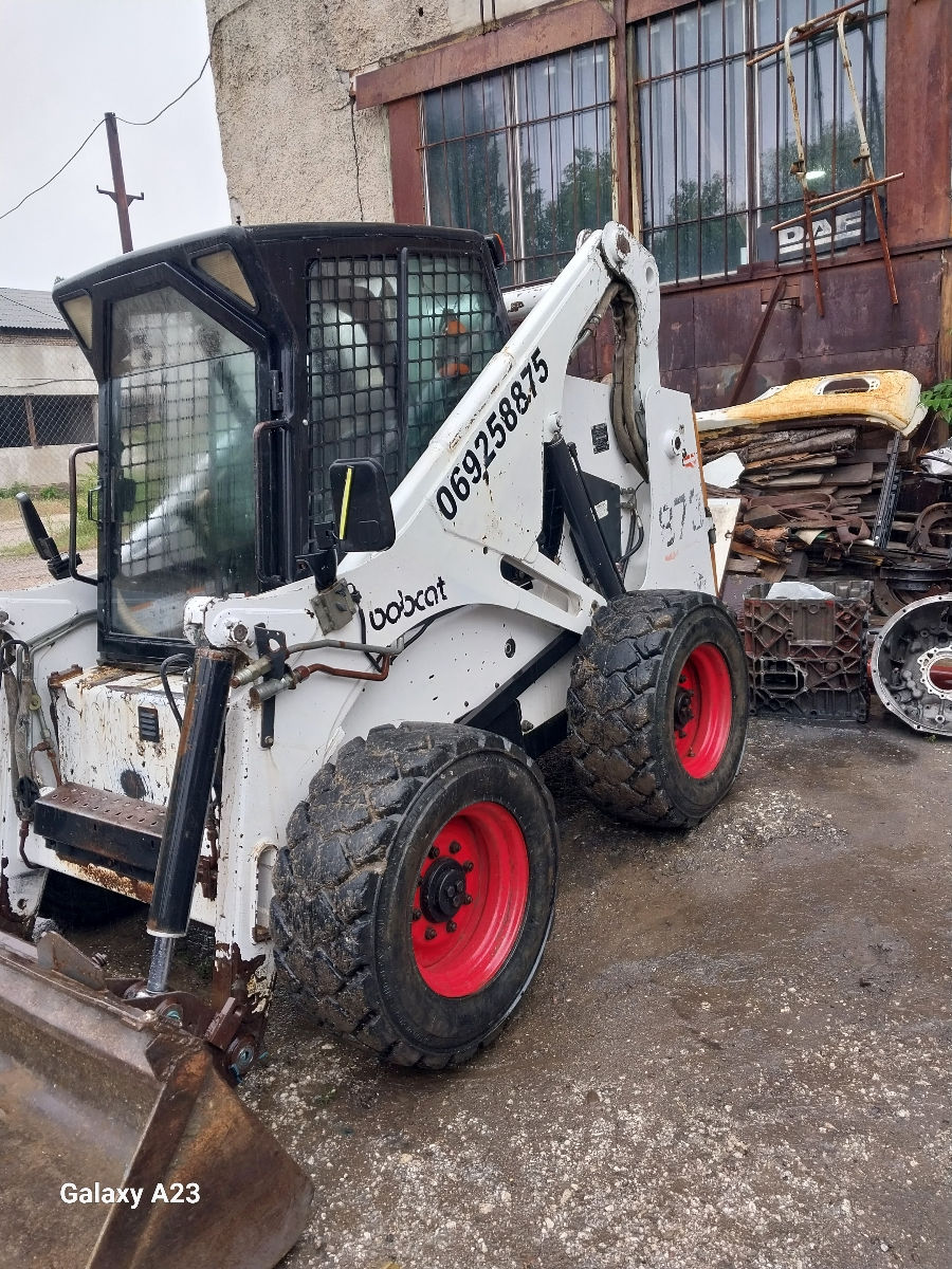 Bobcat 783 H de vinzare un set de  roti noi foto 6