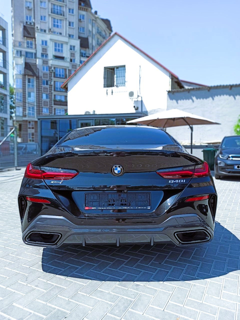 BMW 8 Series foto 4