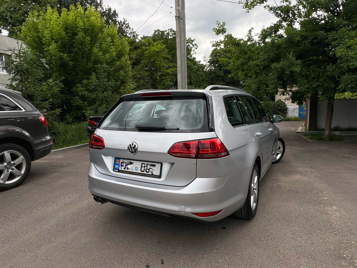 Volkswagen Golf foto 1