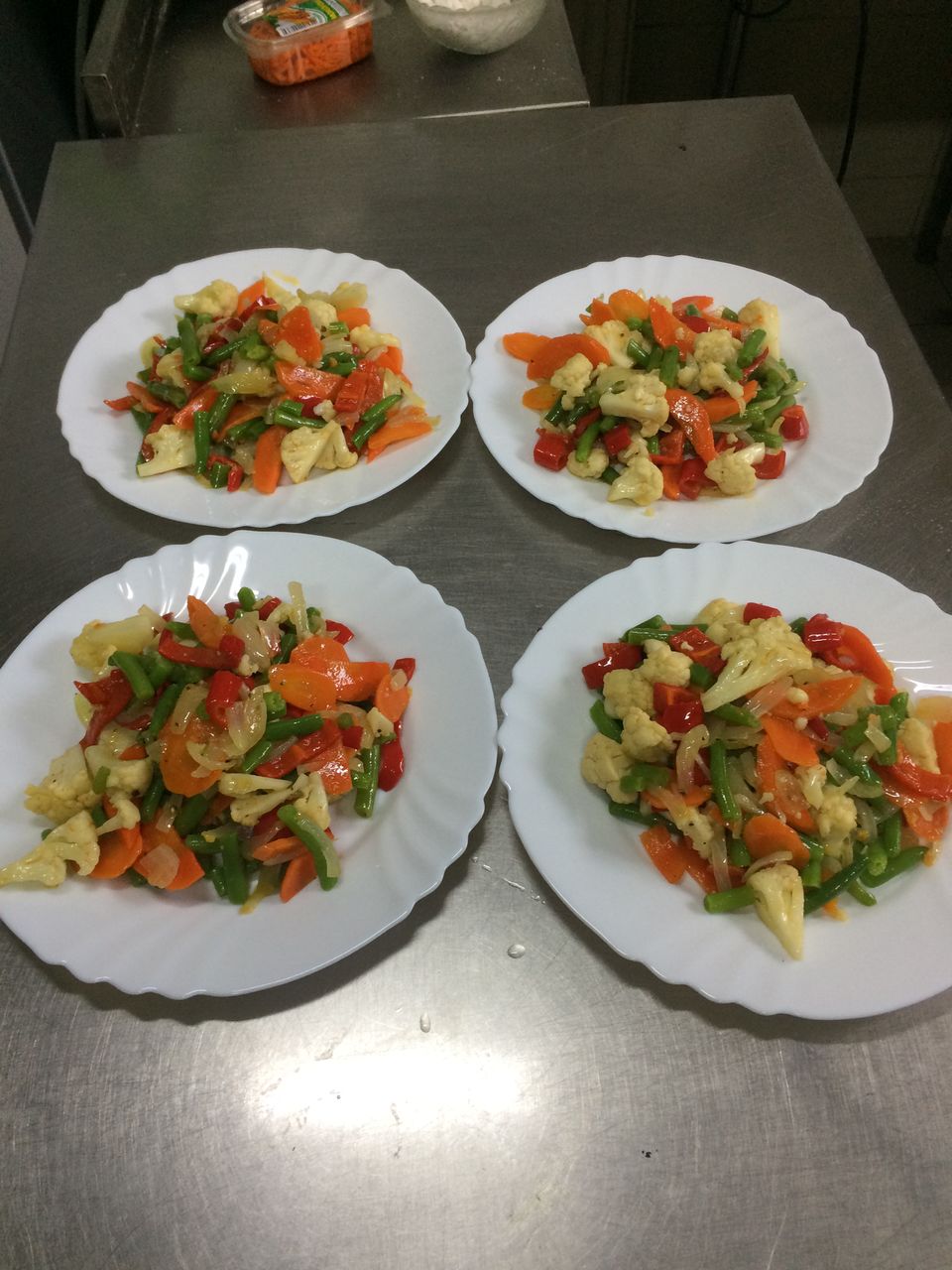 Petreceri festive la preturi speciale.Servicii catering. foto 2