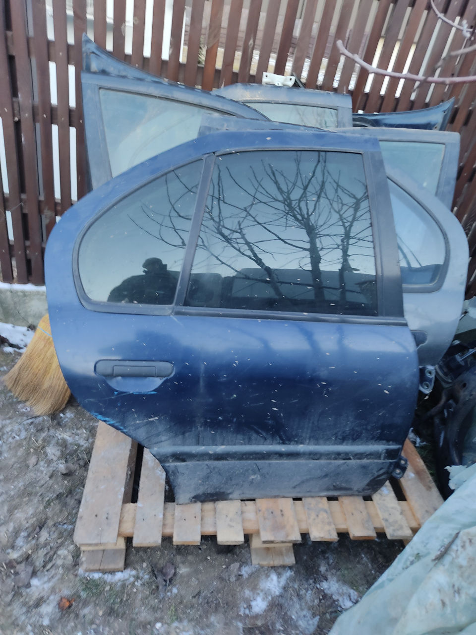Nissan Primera P10 1.6  2.0 Benzina anul 1991-1996 foto 1