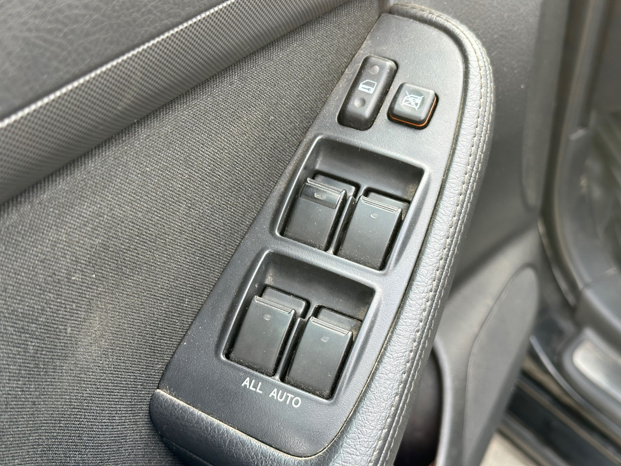 Toyota Avensis foto 16
