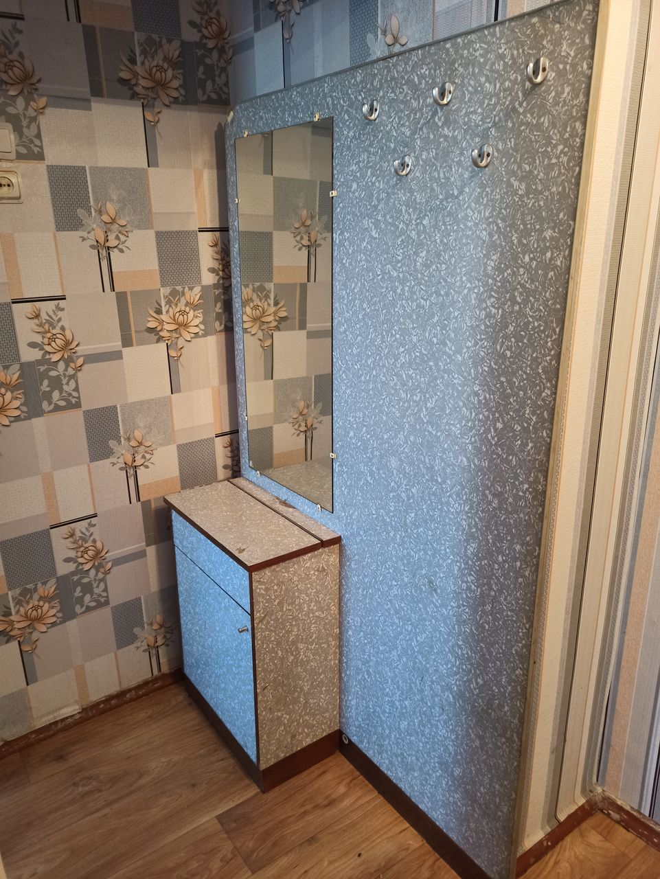 Продам прихожую