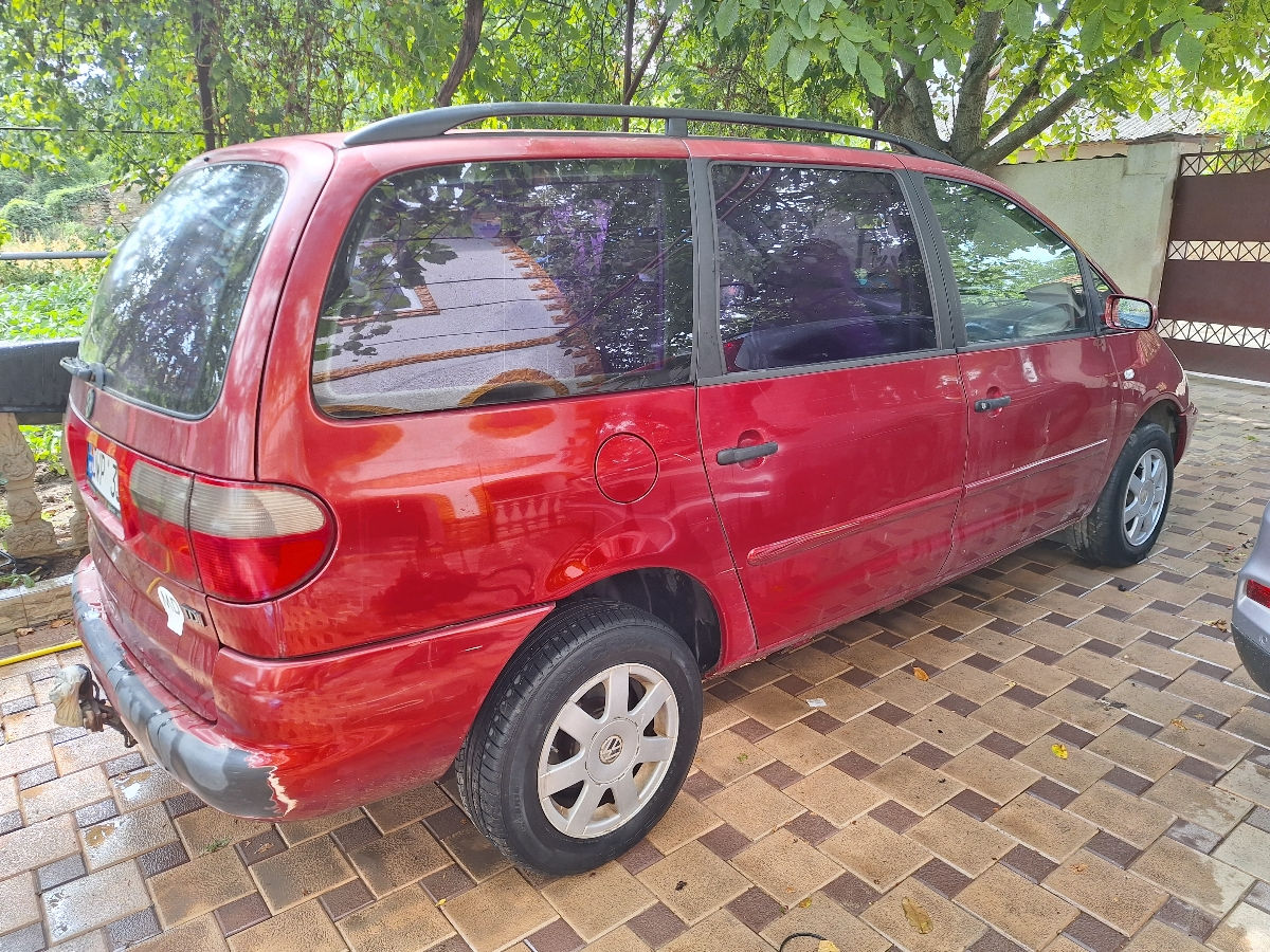 Volkswagen Sharan foto 1