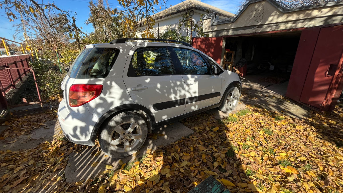 Suzuki SX4 foto 3