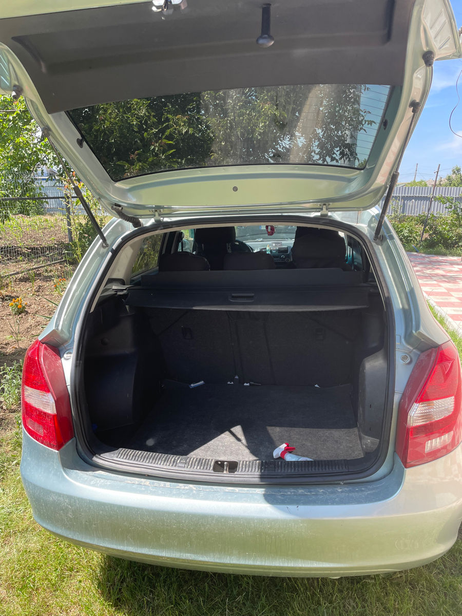Skoda Fabia фото 8