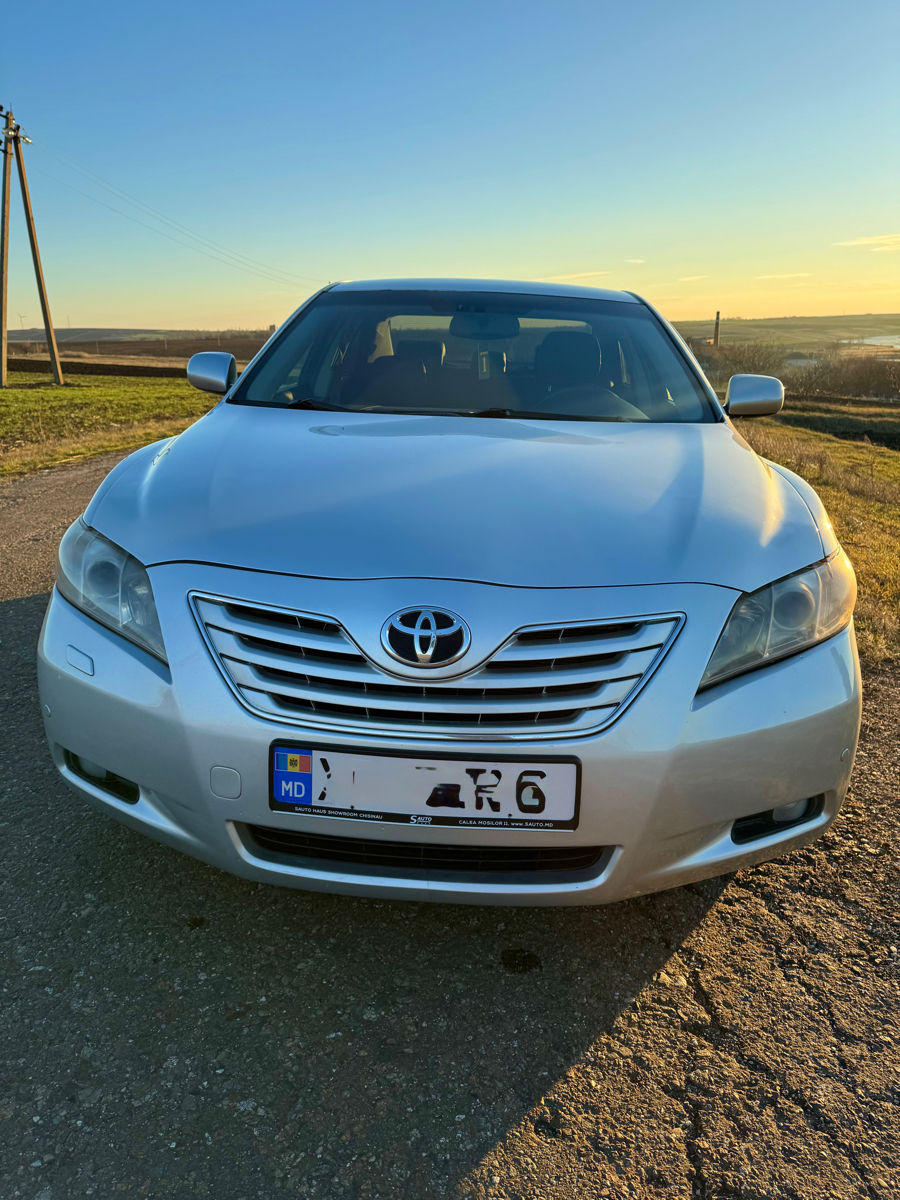 Toyota Camry foto 1