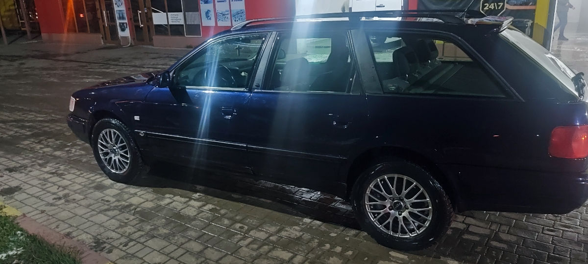 Audi 100 фото 1