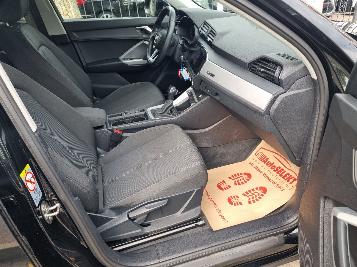 Audi Q3 2022 photo 10