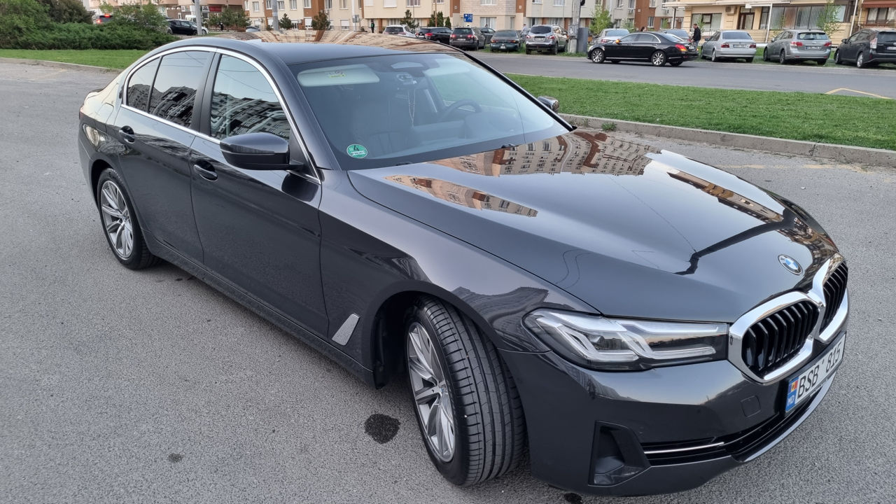 BMW 5 Series foto 0