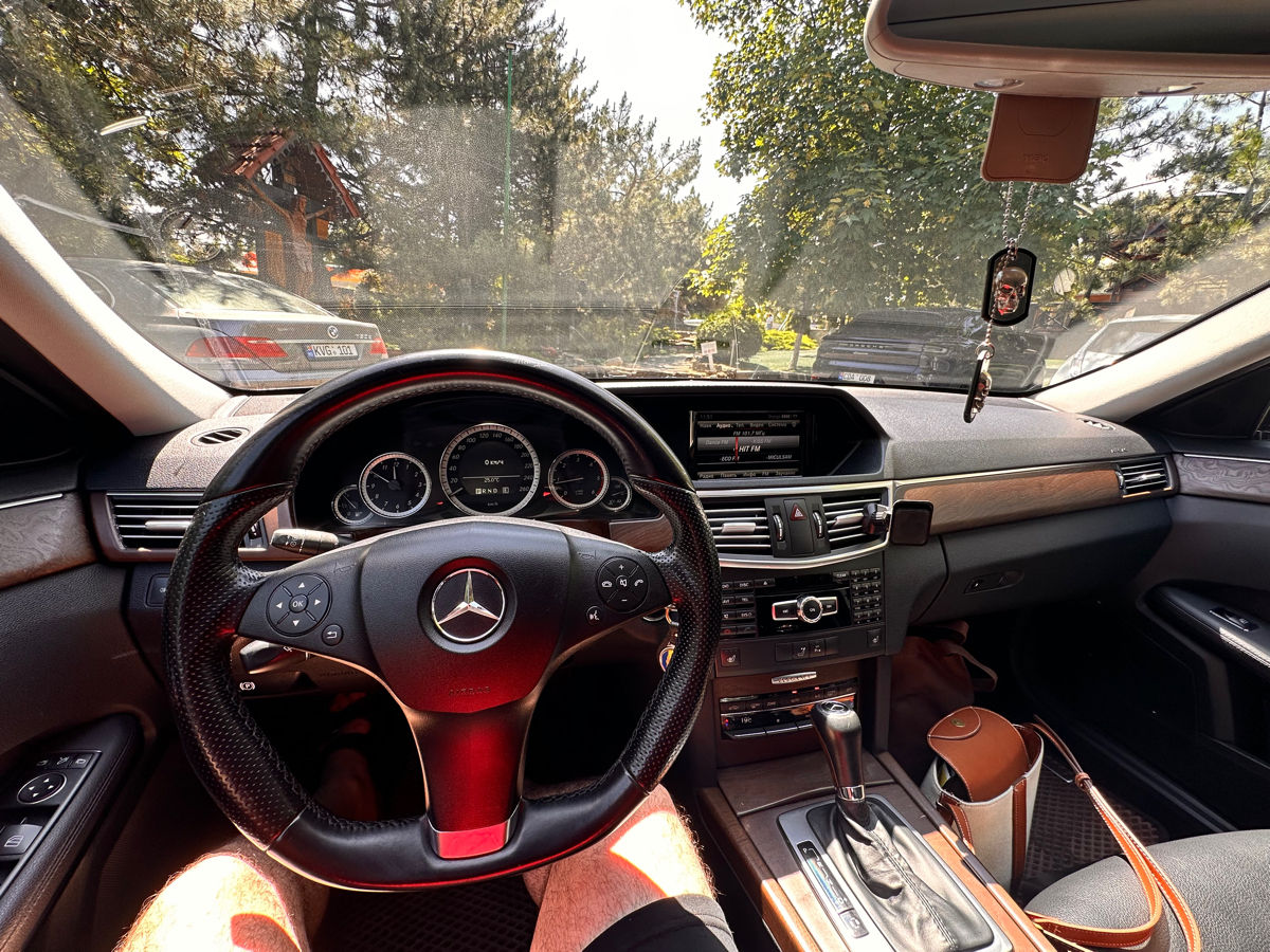 Mercedes E-Class фото 5