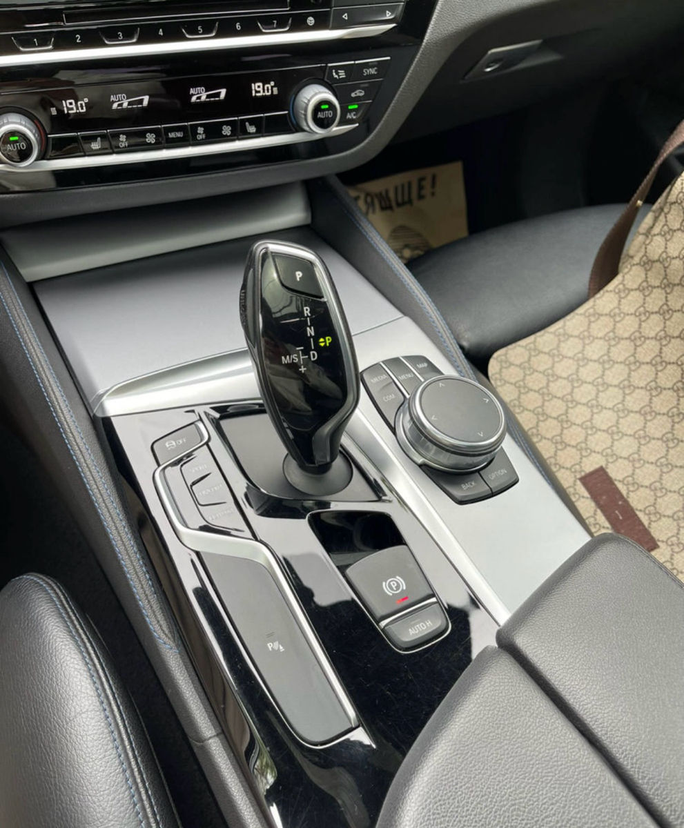 BMW 5 Series foto 5
