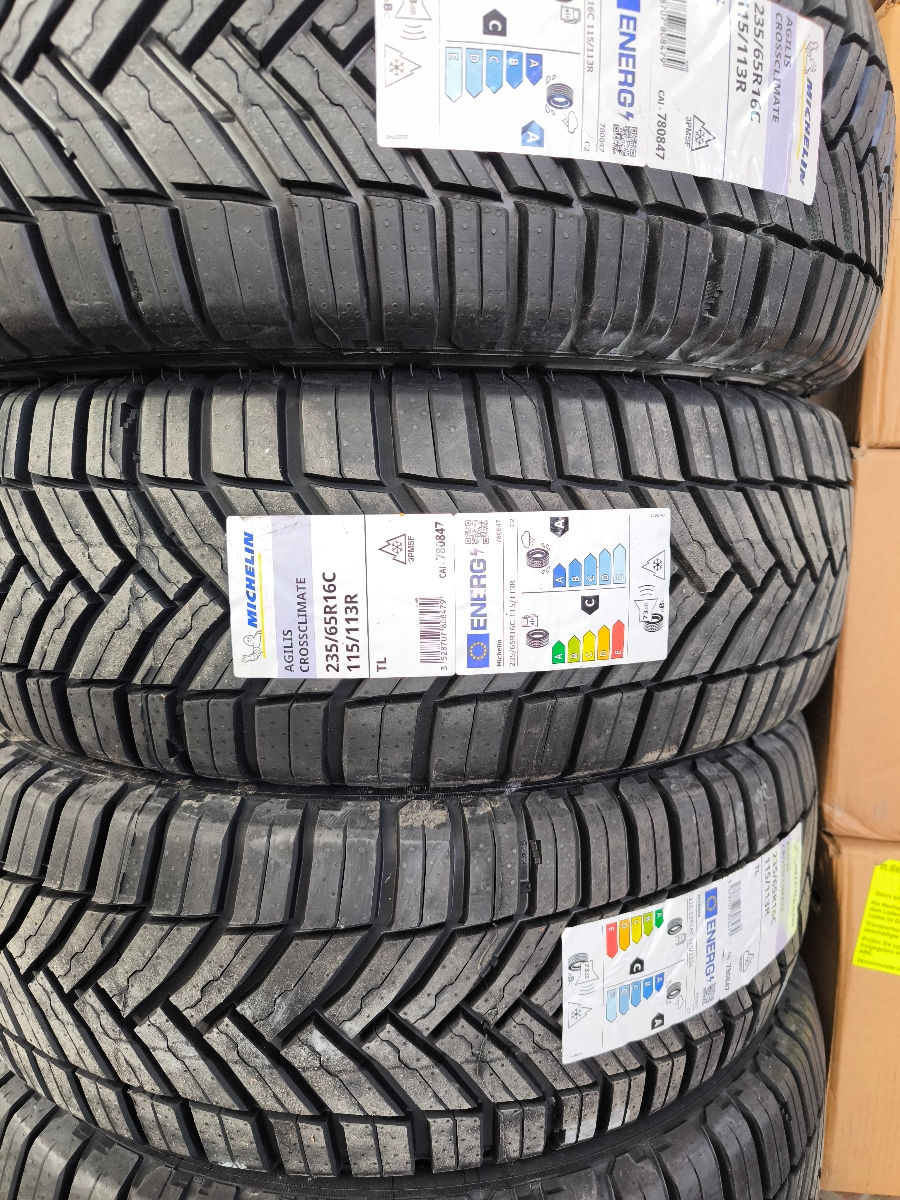 Anvelope R16C 235/65 Michelin  Agilis Crossclimate foto 1