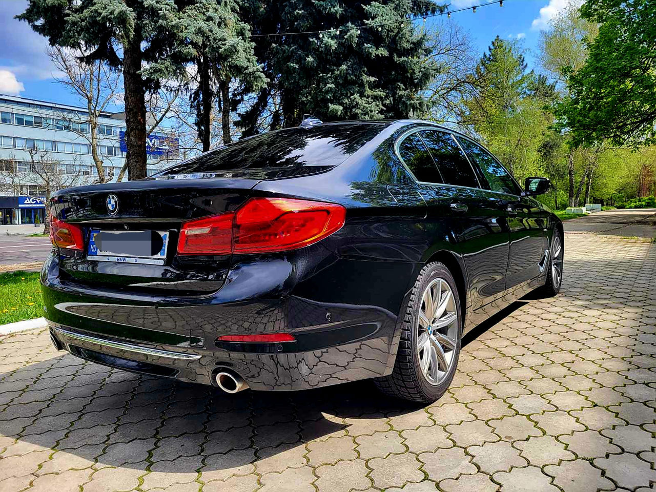 BMW 5 Series foto 3