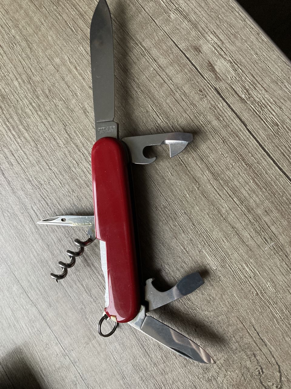 Продам новый швейцарский , оригинальный нож Victorinox
