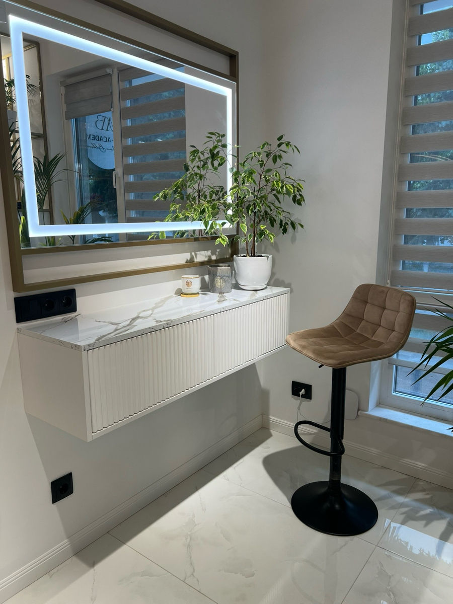 Set mobilier pentru salon beauty / make-up foto 0