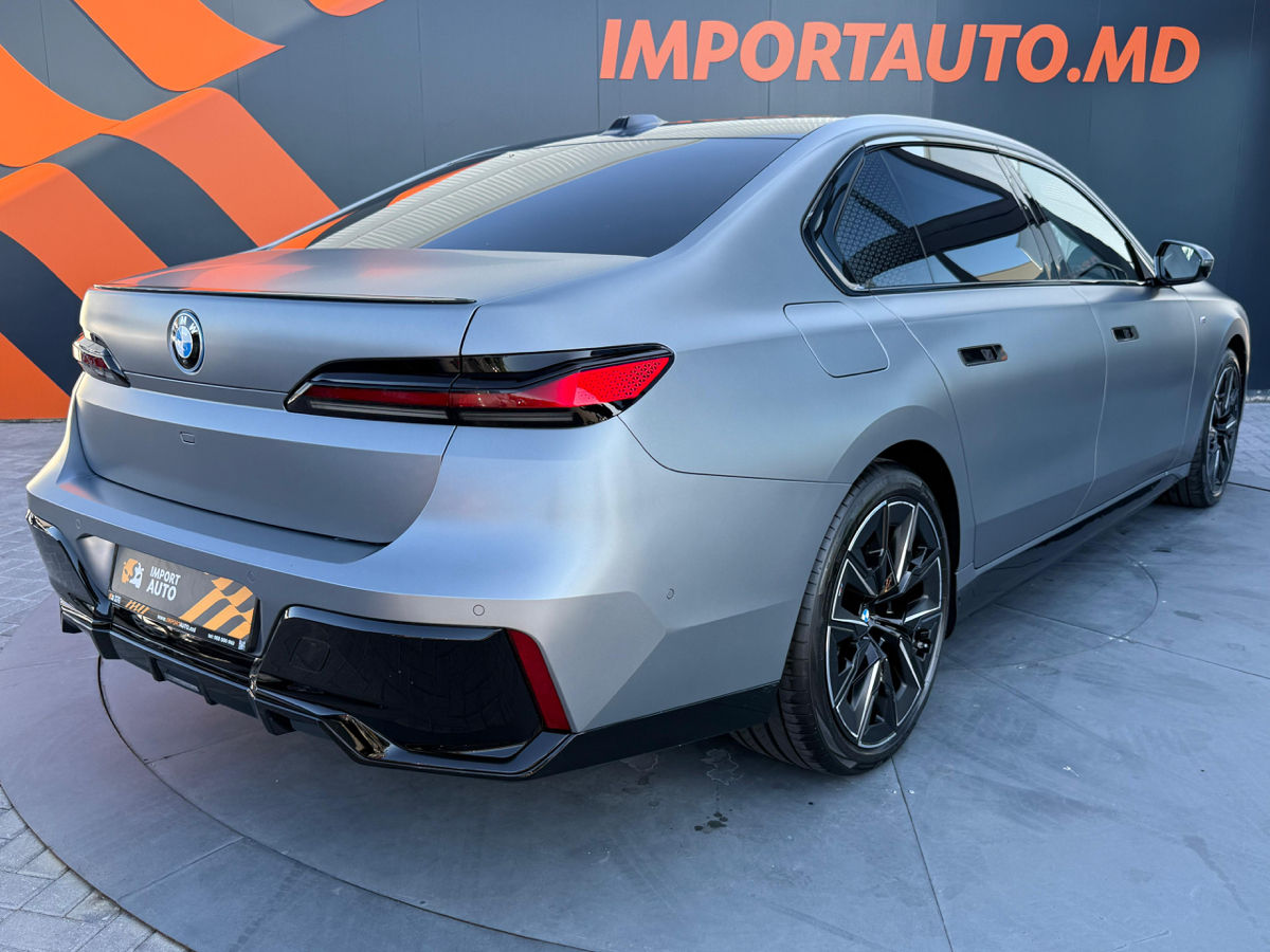 BMW i7 foto 4