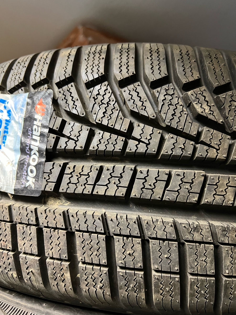 R17 215/55 Hankook Winter Icept Evo