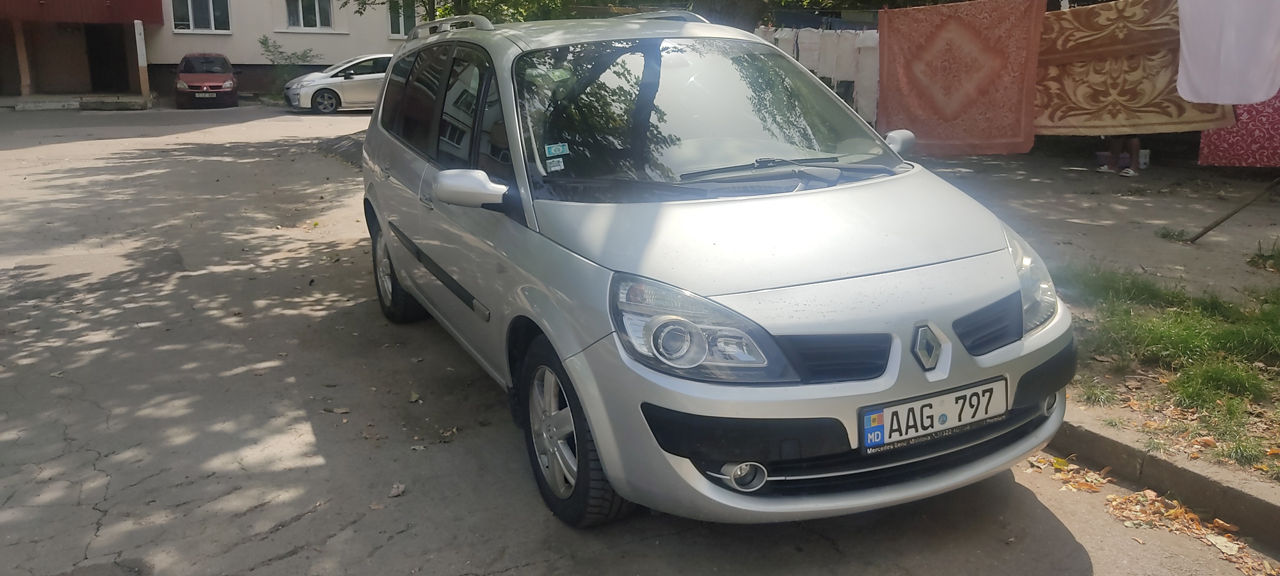 Renault Grand Scenic foto 1