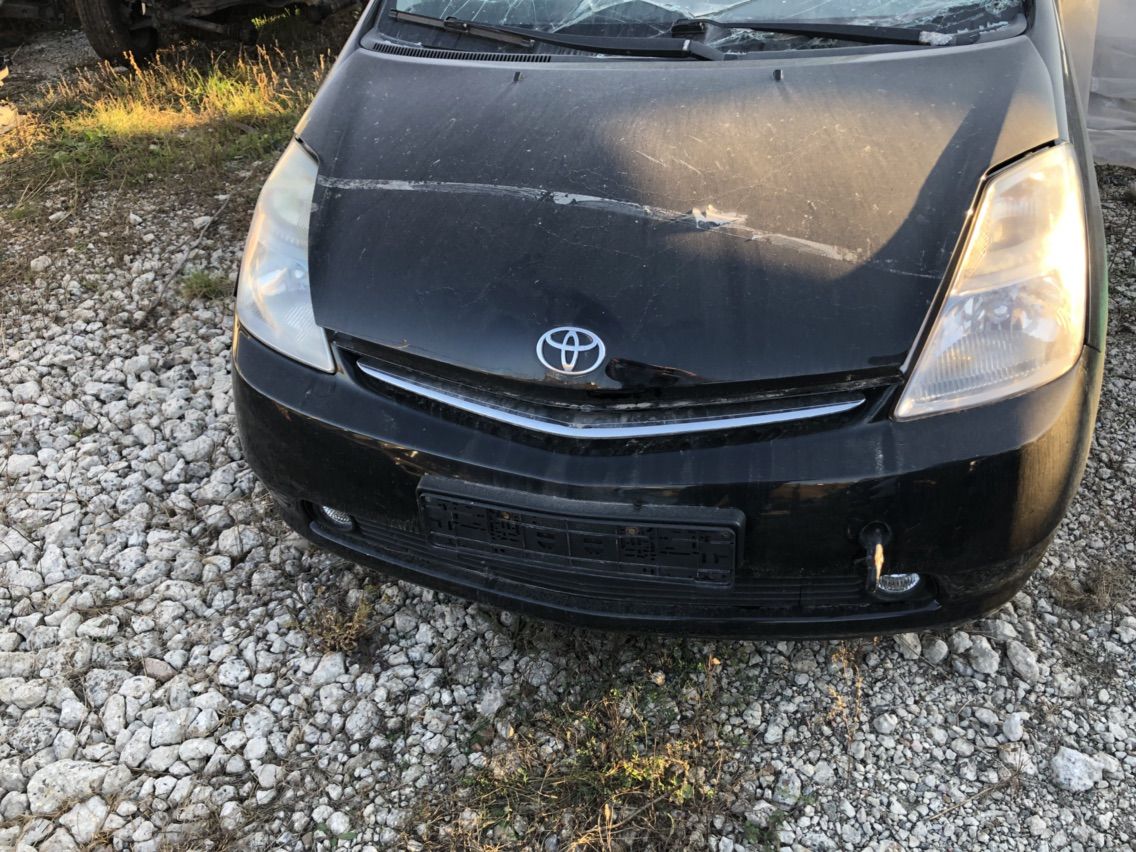 Masina se desface la piese toyota prius foto 1