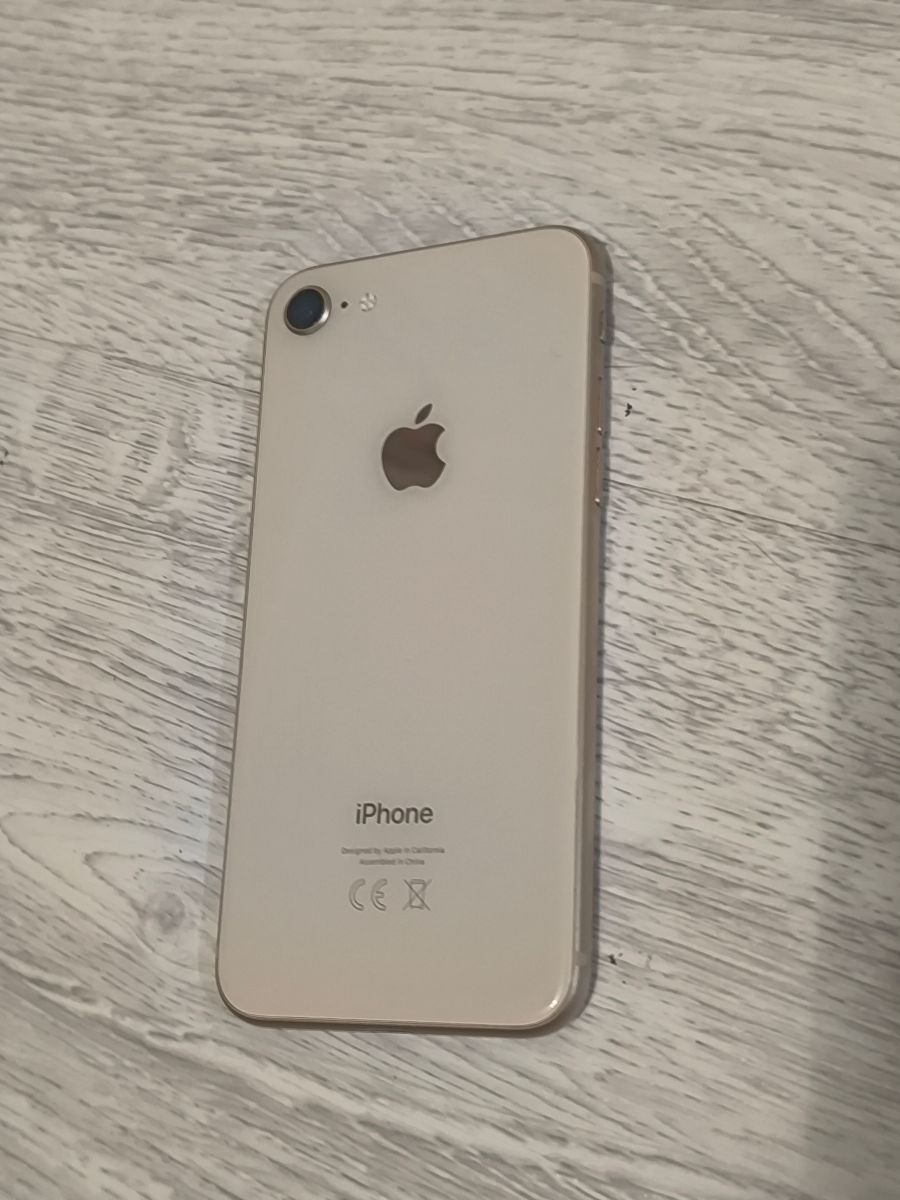 iPhone 8 64 gb фото 2