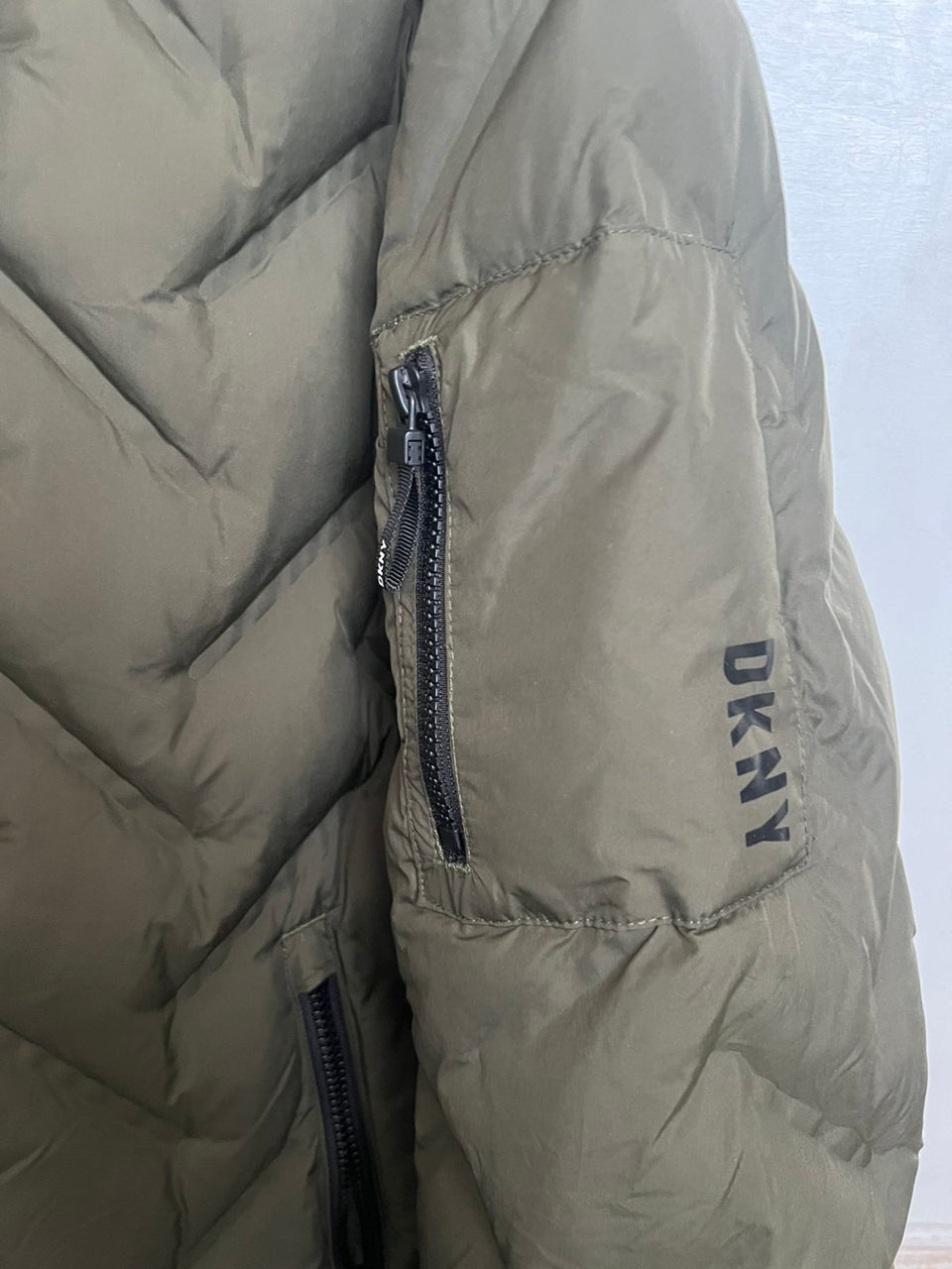 DKNY noua mar L foto 4