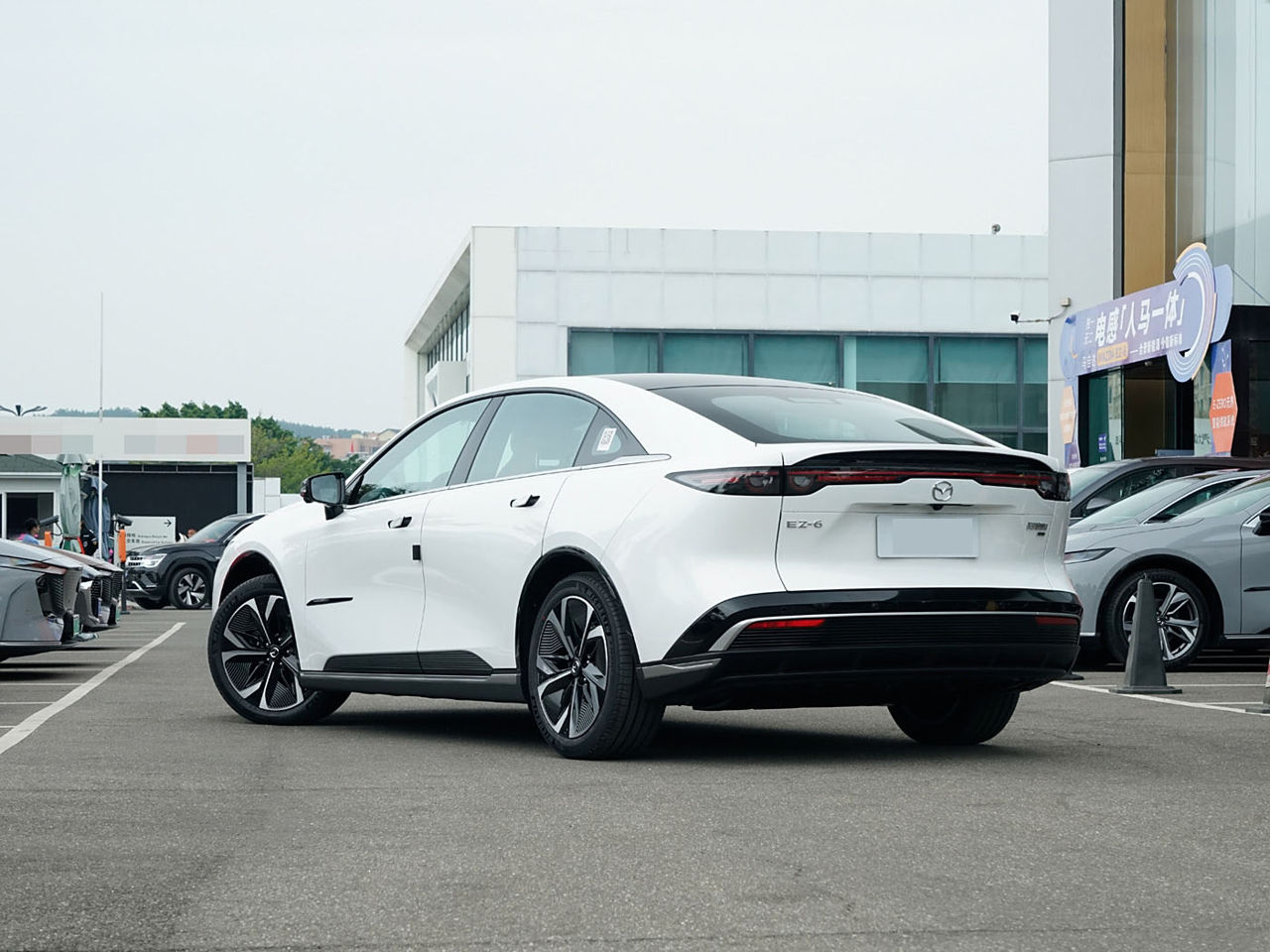 Mazda EZ-6 foto 5