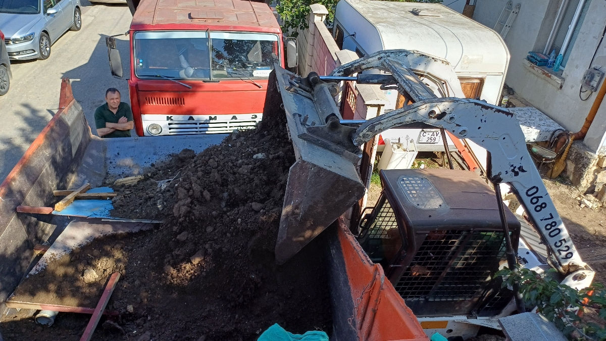 Bobcat , kamaz, miniexcavator s.a.l foto 2