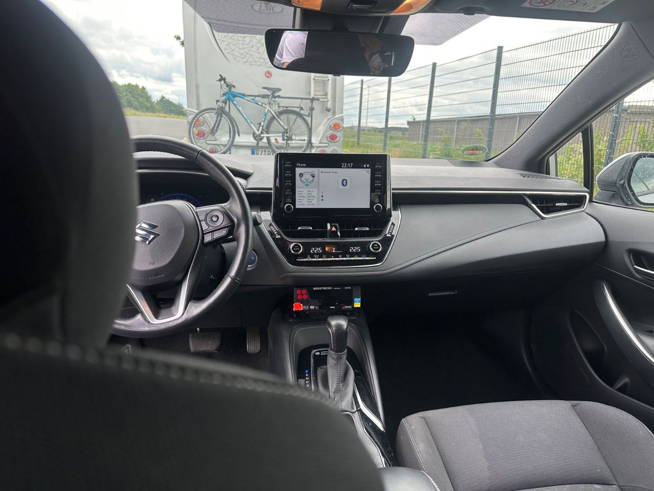 Suzuki Swace foto 5
