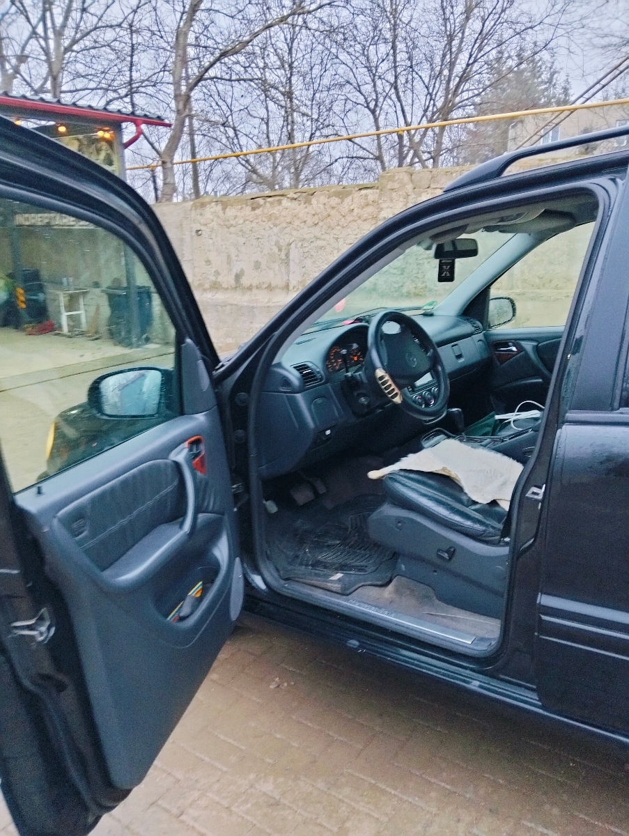 Mercedes M-Class фото 9