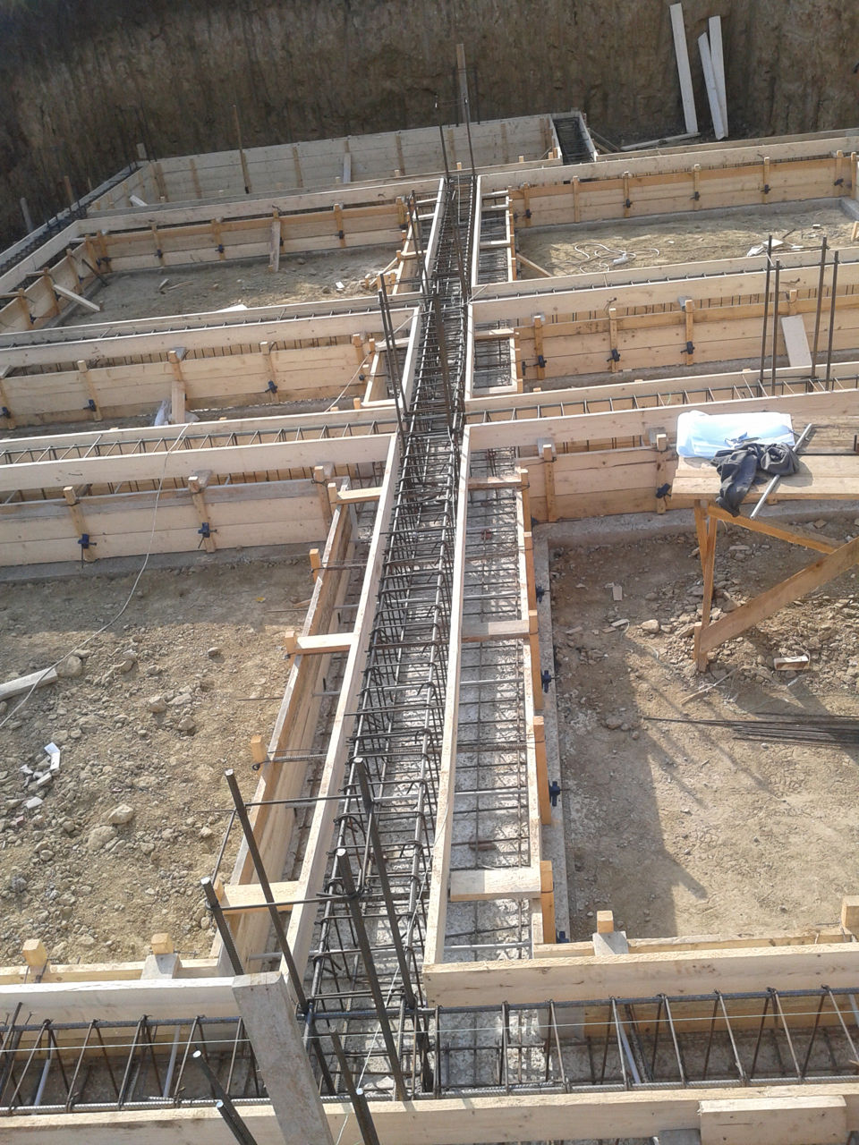 Construim case,Betonari,fundatii,case  individuale, garduri. foto 4