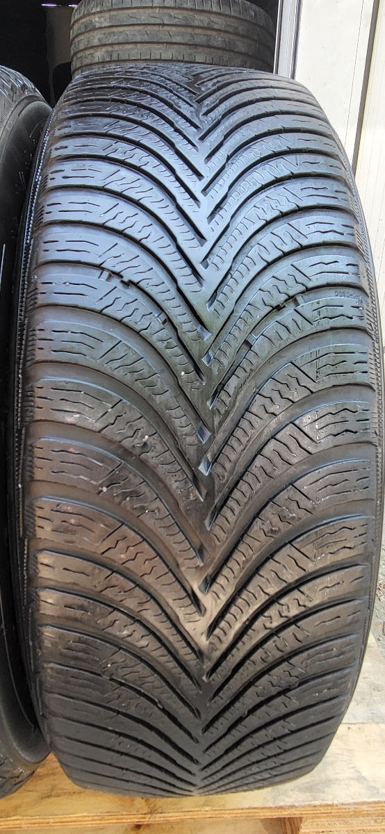 Шины 205/60 R16 Michelin  фото 5