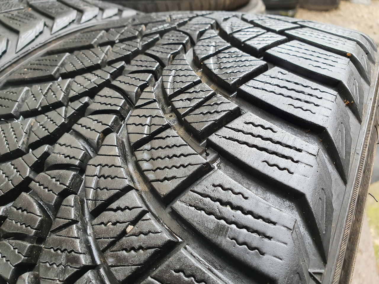 235/55/ R17- KUMHO.M&S.