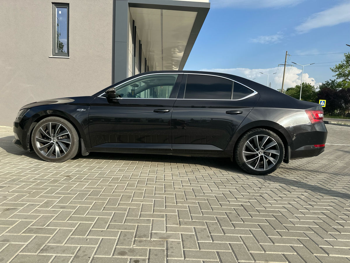 Skoda Superb foto 3