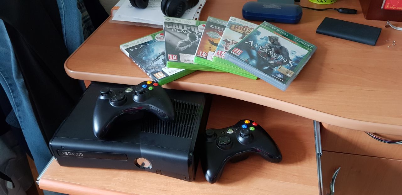 Xbox 360 S Console Model 1439