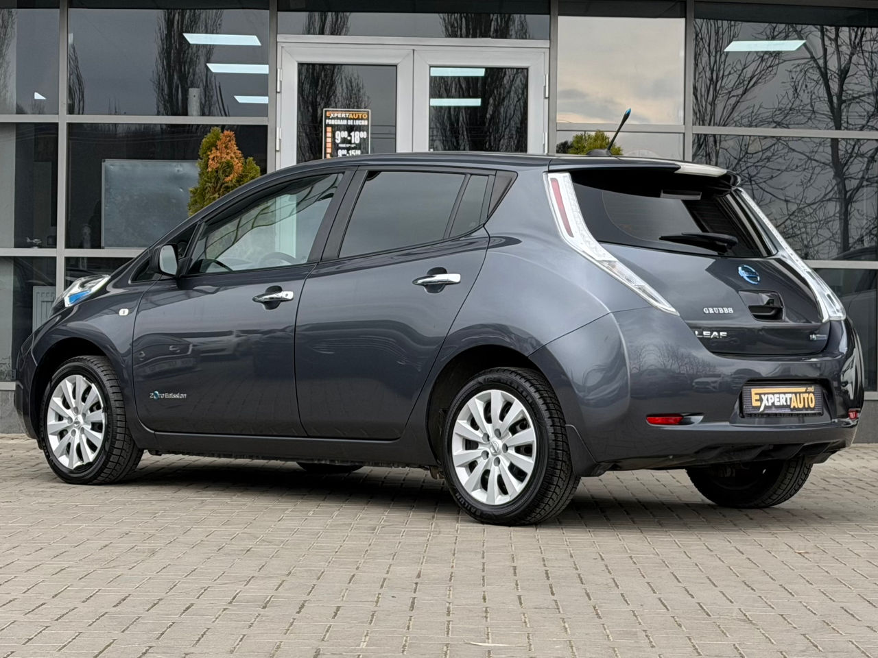 Nissan Leaf — фото 4