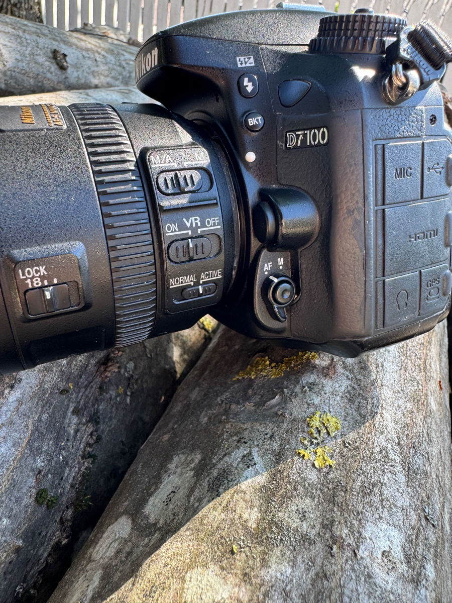 Nikon D7100 + 50mm + 85mm + 18-200mm foto 0