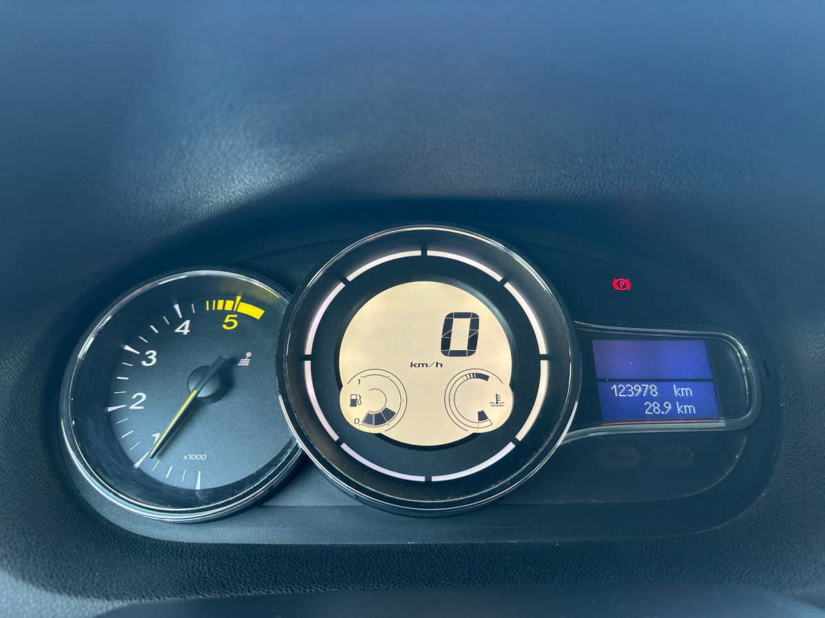 Renault Megane фото 8