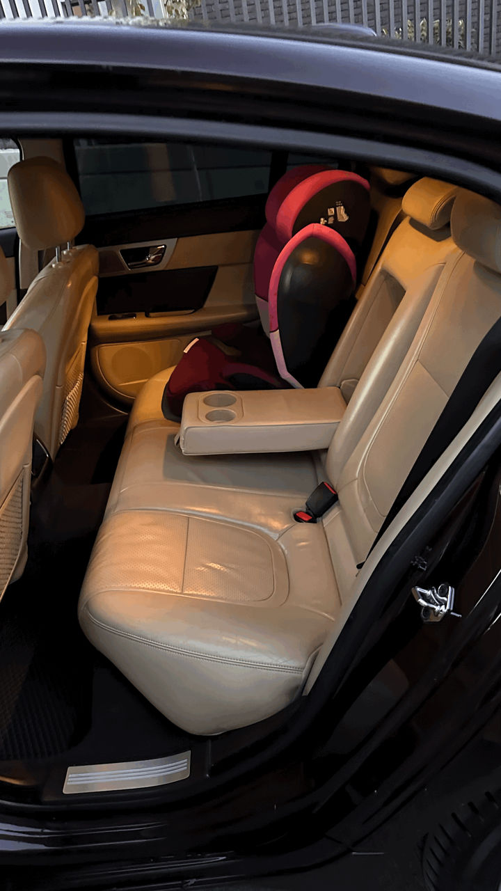 Jaguar XF фото 7