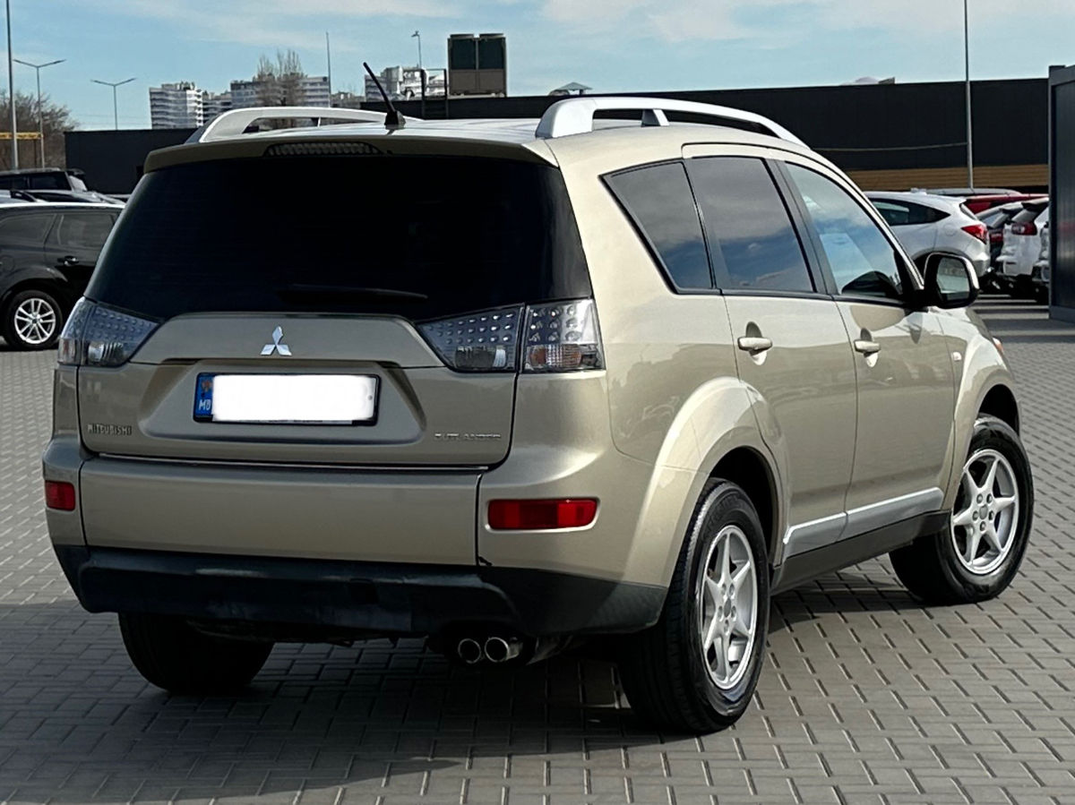 Mitsubishi Outlander foto 5