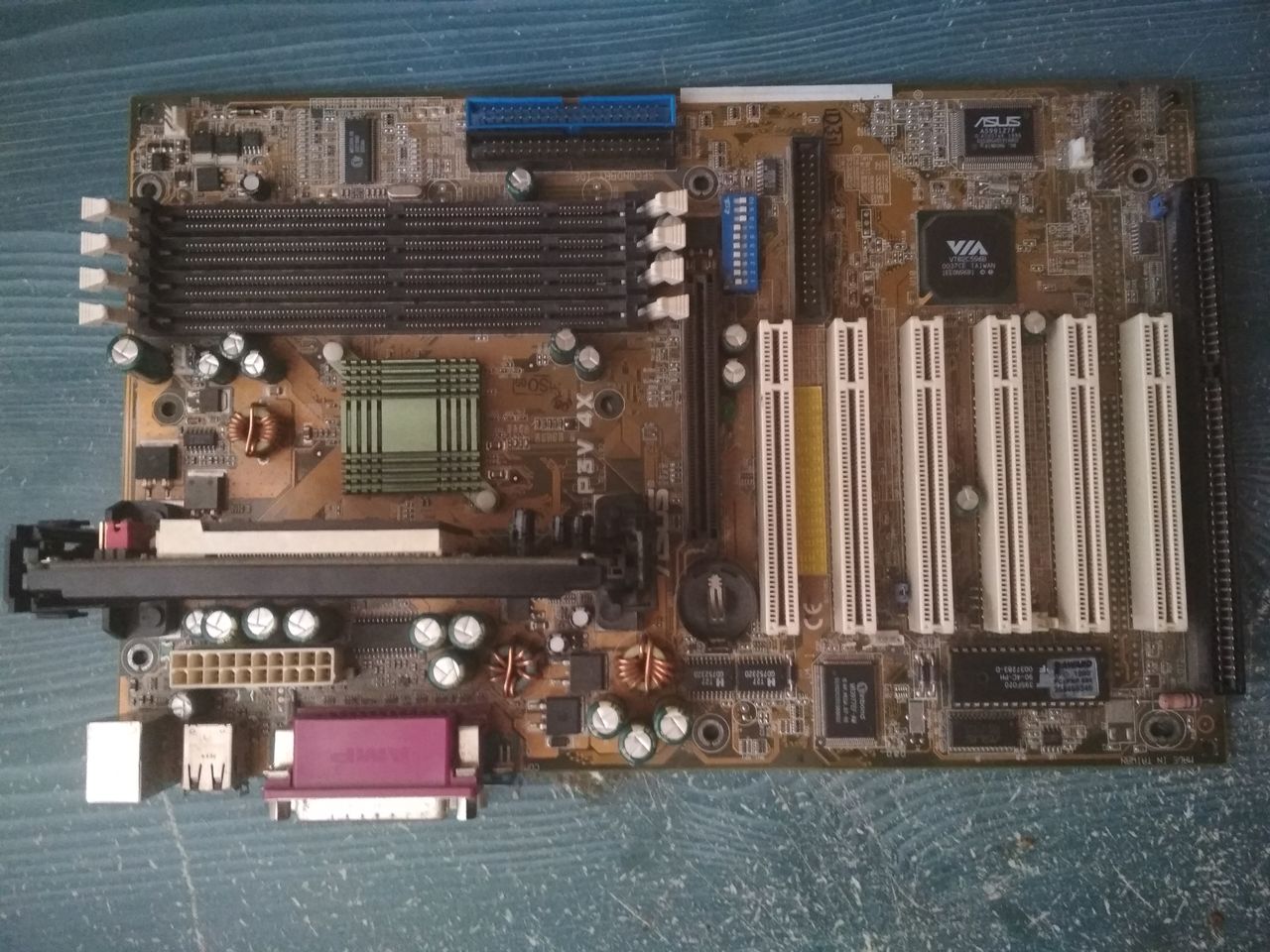 Продам материнскую плату ASUS P3V4X