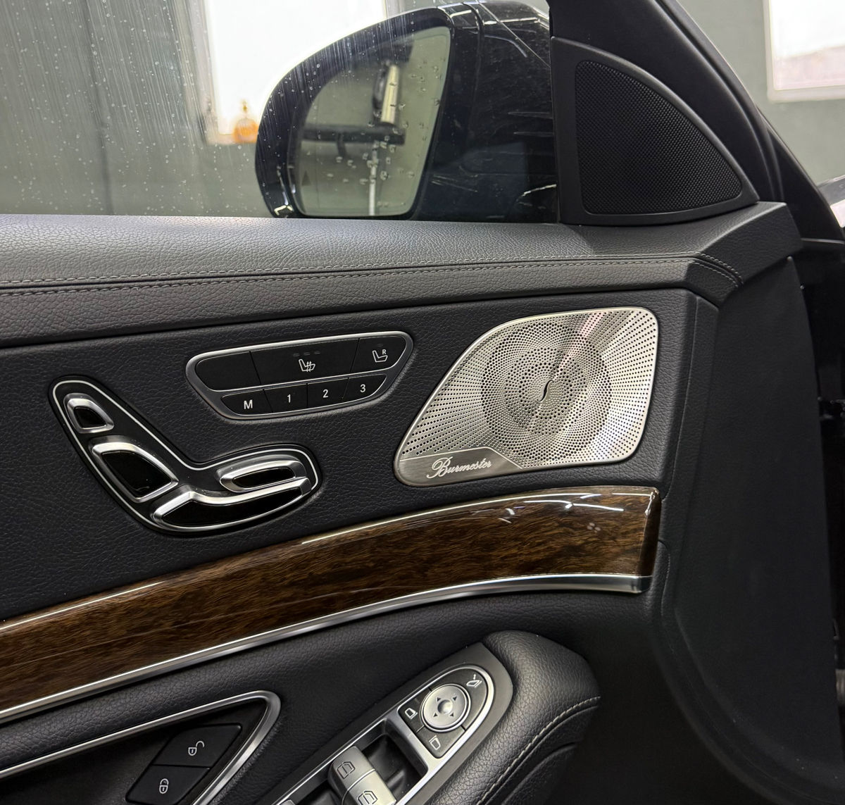 Mercedes  - capace burmester pentru boxe , S-Class foto 5