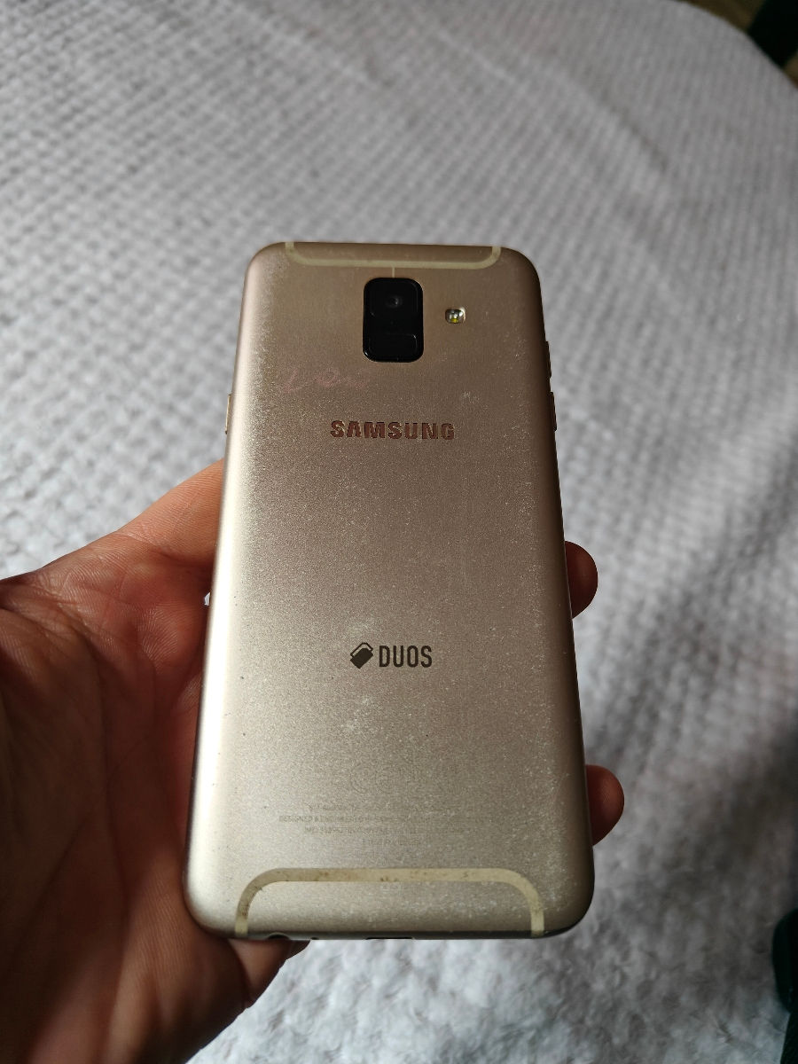 Galaxy a600 foto 1