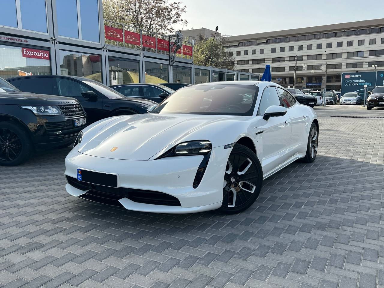 Porsche Taycan foto 0