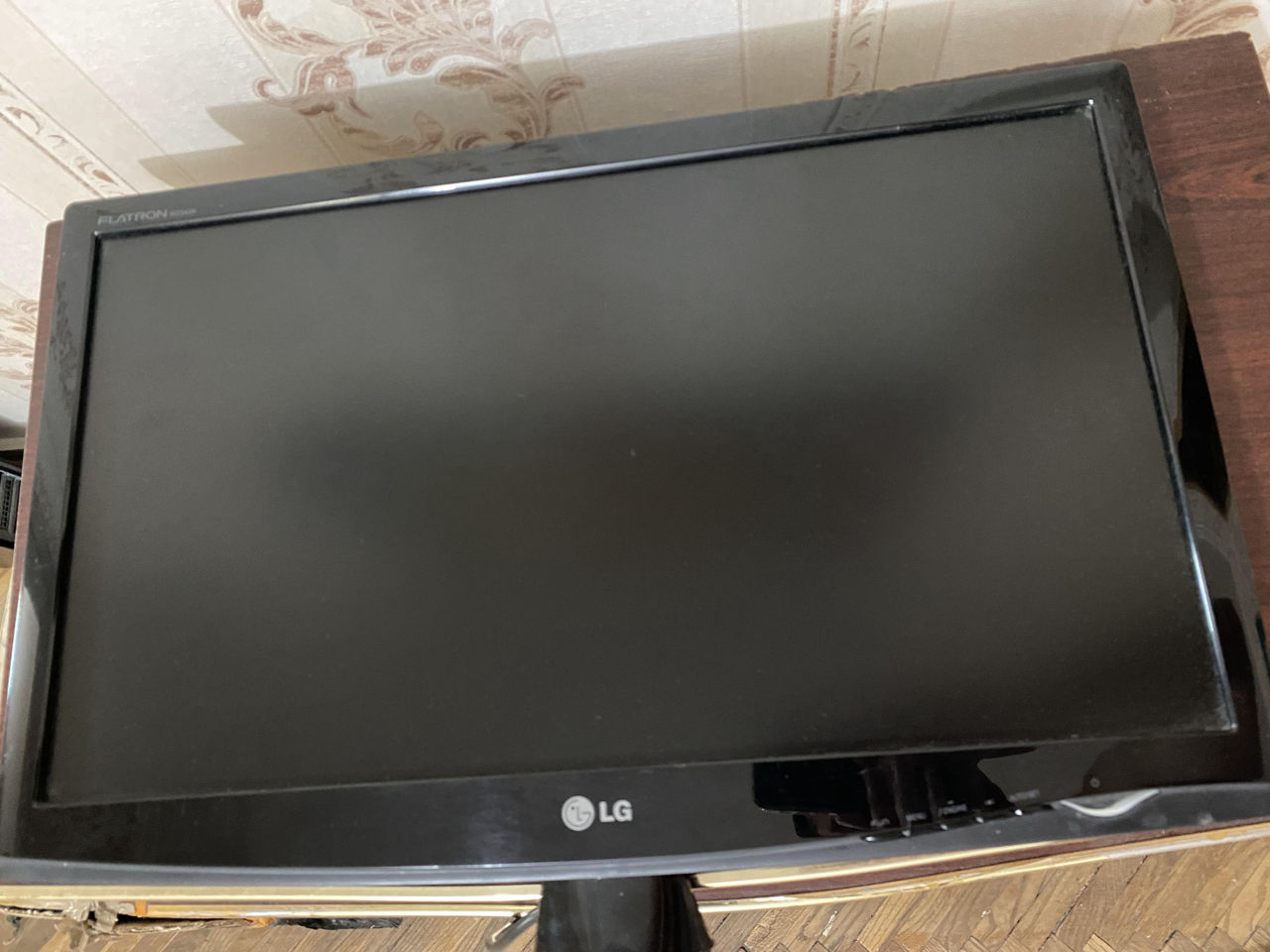 монитор LG Flatron FullHD